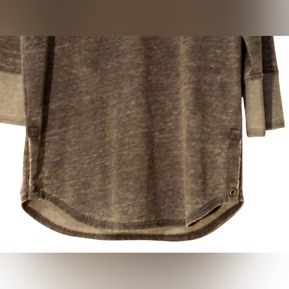 Jane & Delaney - NWT - Gray Blouse, Round Neck, Buttons On Cuffs & Both... - Picture 7 of 9